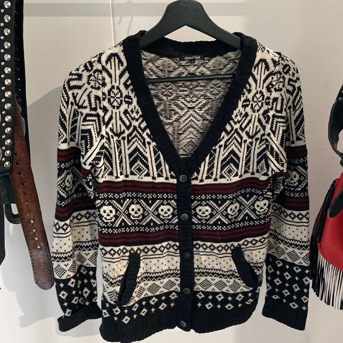 Kofta med dödskallar