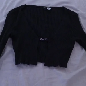 Fin kofta - En fin kofta i bra skick, nästan aldrig använd. Skriv gärna för frågor eller fler bilder :)