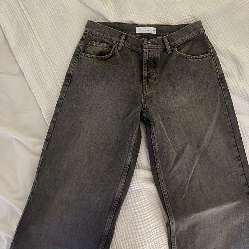 Aldrig använt. W30. L32. Jag är 171 cm lång. Nypris 659kr. Jeans & Byxor.