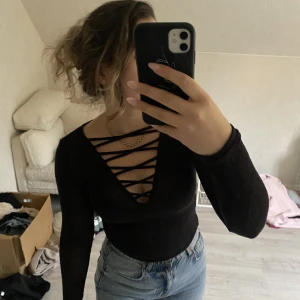 Festtopp - Fin topp Ganska genomskinligt material