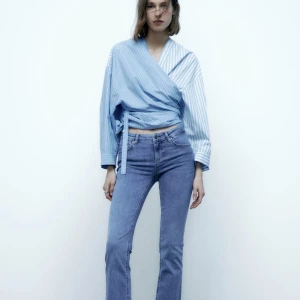 🥂sjuk snygga low waist zara jeans - Säljer dessa snygga bootcut låg midja jeans från zara i stl 34. Är fortfarande osäker om jag ska sälja dem men behöver pengar. Skriv gärna vid funderingar 🫶😭❤️💞