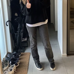 Lågmidjade jeans - Lågmidjade jeans i nyskciknfrån Zara!