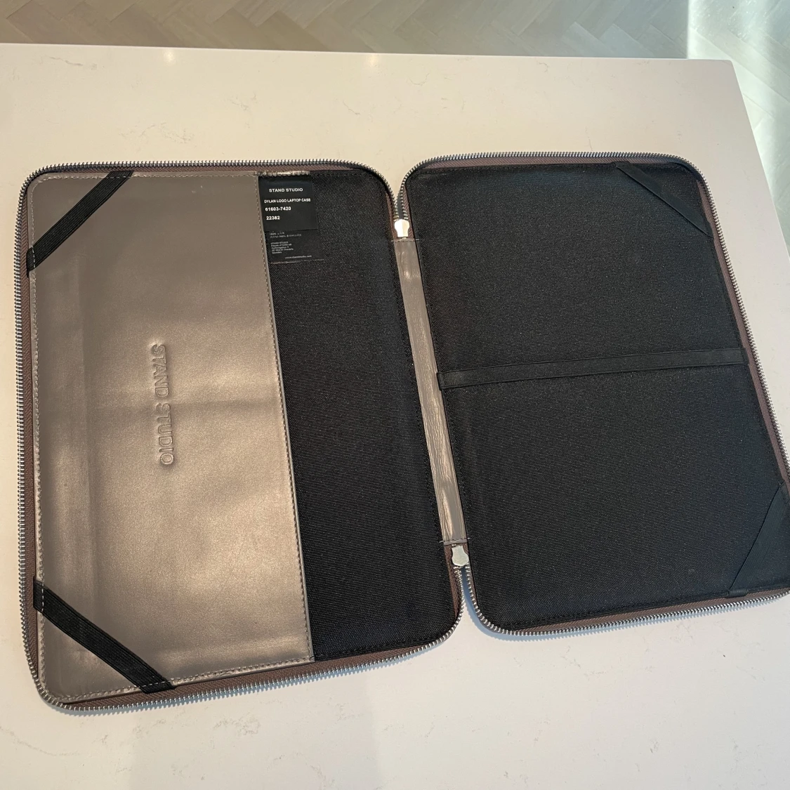 Stand Studio Datorfodral i nyskick  - 91