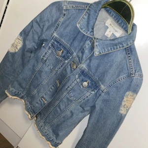 Jeansjacka - Jeansjacka från Nelly i nyskick