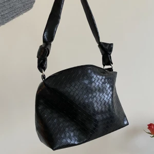 Botega väska - Såå fin botega liknande väska från Pieces💕 aldrig använd 