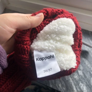 Nya fluffiga strumpor  - Nya och helt oanvända fluffiga stumpors/innetofflor som jag fick i present 💕