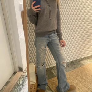 Soft goat tröja - Säljer min älskade soft goat tröja!! Den har ett litet hål som knappt syns, men därav priset! Nypris: 3295 🩷