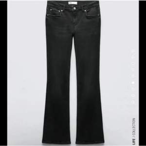 INTRESSEKOLL!  på mina low waist jeans från Zara i stl 32, börjar bli för små och nästan aldrig använt dom💓kom med prisförslag 