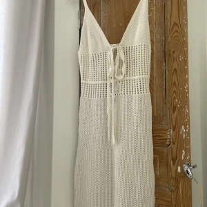 Virkad klänning - Virkad klänning från Nelly! Köpt på sellpy 