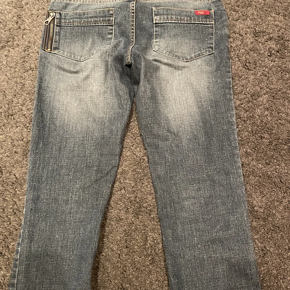 Only jeans som är låg midjade💓. Jeans & Byxor.