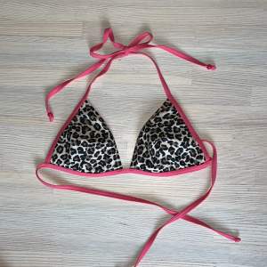 Leopard bikini överdel från H&M 
