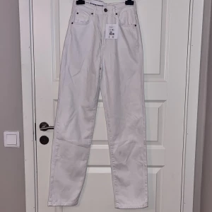Vita jeans - Nya