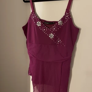 Linne från Kappahl  - Perfekt linne för sommaren😍storlek M 40/42 men jag brukar ha 38 så funkar om man vill ha lite lösare.