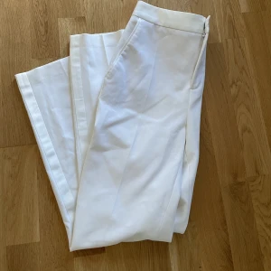 Zara kostymbyxor - Ligger bara i garderoben så därför säljer jag istället, nyskick 