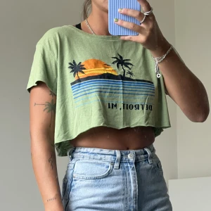 Kort topp från weekday  - Storlek S