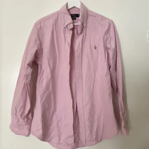 Skjorta  - En snygg rosa skjorta från Ralph Lauren!