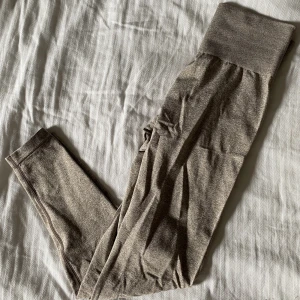 Relode tights  - Relode tights i storlek XS, använda någon gång, säljer för 150kr