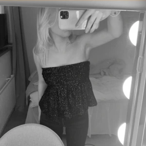 Fest topp - Säljer denna fest topp som är slutsålt och använd 3 gånger🩷