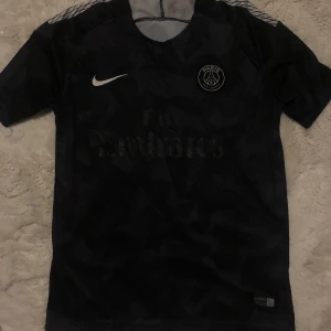 Psg tröja  - Psg tröja i bra skick 