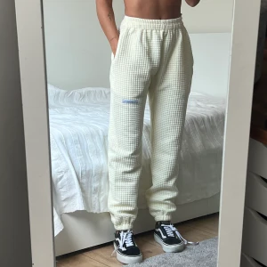 Gul Mjukbyxor från mymummadeit - Storlek S 