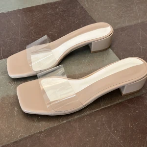 Klackar  - Använda 1 gång, storlek 39