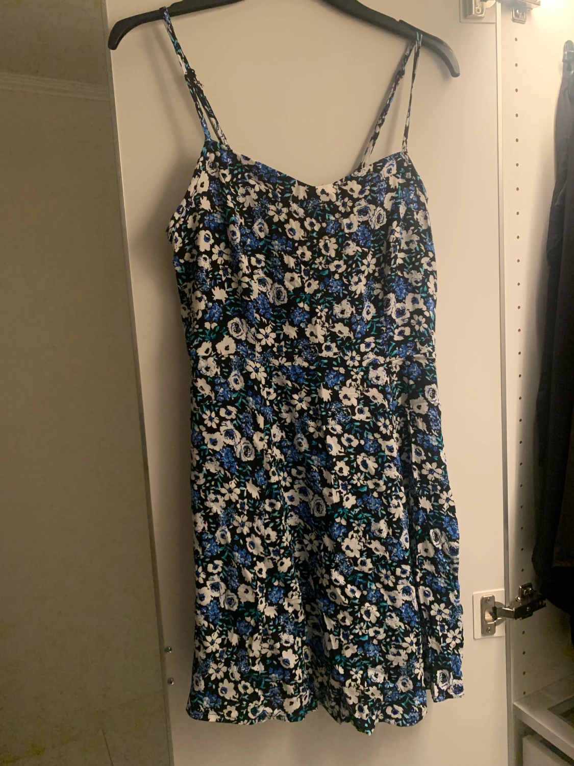 Blommig klänning från New Yorker