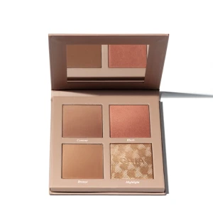 Caia classy palett! - Säljer min endast testat classy palett. Som sagt, bara testad men inget annat💕