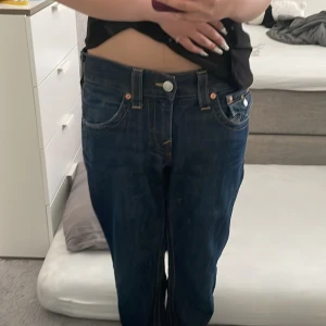 True religion jeans - as snygga trueys som e i bra skick köpta här på plick det går bra att försöka pruta ner😘