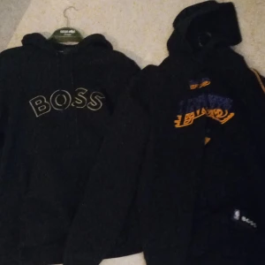Hugo Boss hoodie  - Säljer 2 olika Hugo Boss tröjor för 400 kr styck i storlek M den ena är Lakers Edition 