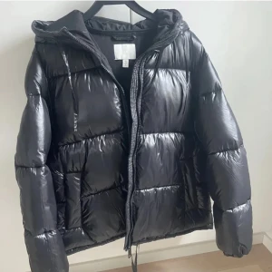 Hm glansig dunjacka🌸 - Hm glansig dunjacka 