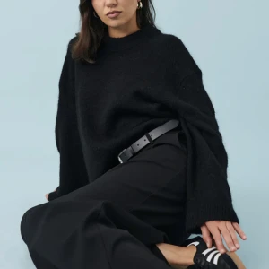 stickad tröja gina - väldigt varm & skön! finns tecken på användning men skulle inte säga att den är sliten. 