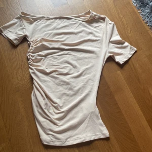 Fest top  - En ny och endast testad top  