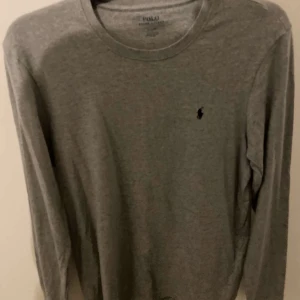 Ralph Lauren  - Ralph Lauren Polo tröja, Frågor besvaras i Dm!