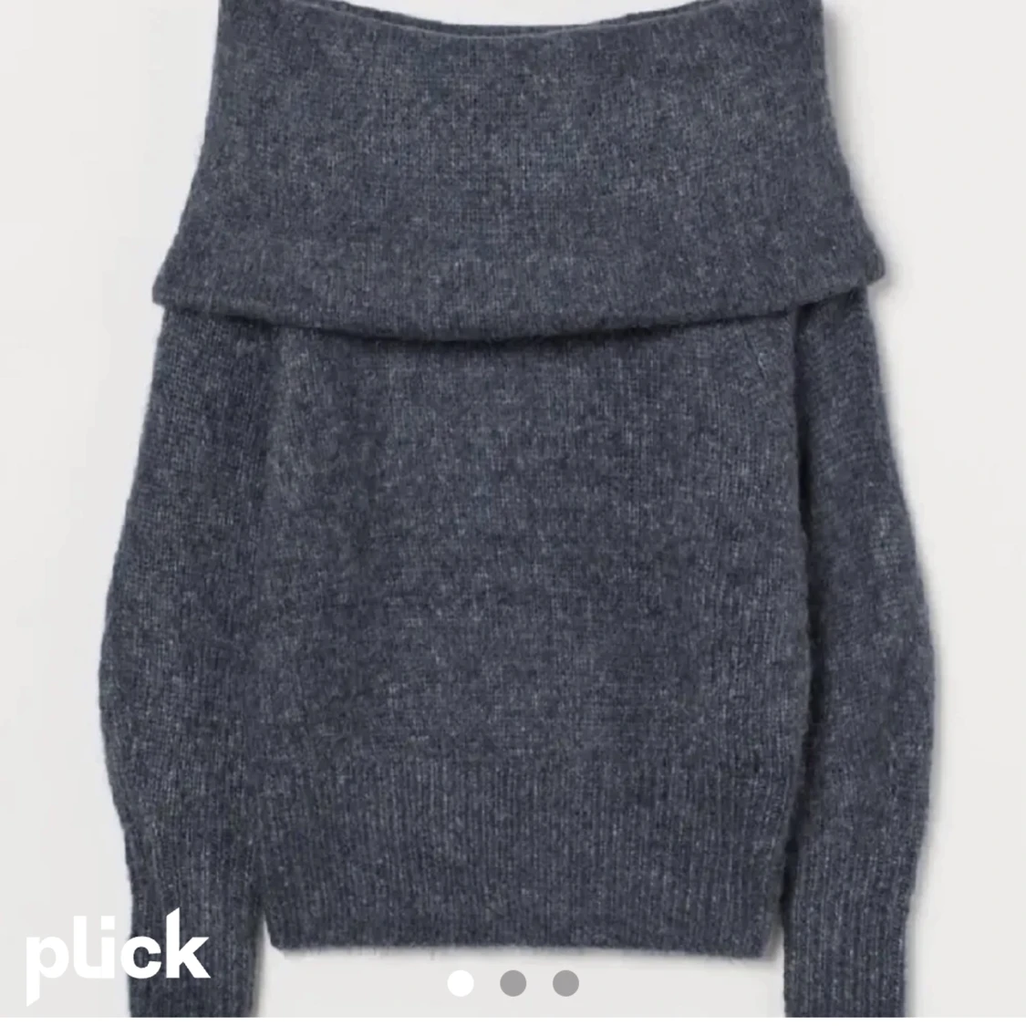 säljer denna off shoulder tröja