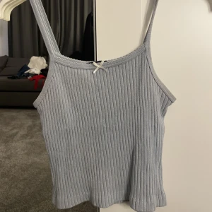 Brandy Melville linne - Säljer detta linnet från brandy Melville då det inte kommer till användning, änvänd fåtal gånger i fint skick😊