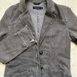 Jeansjacka  - Fin jeansjacka/kavaj💓