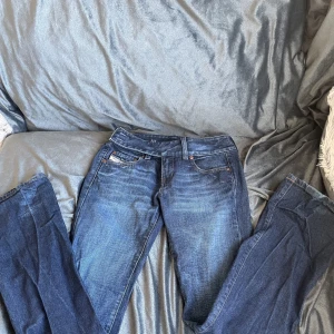 Säljer diesel Jeans  - Säljer dessa jätte fina låg midjade, bootcut diesel jeans då de är lite för tajta och lite för långa för mig som är ca 160💕350+ frakt💕skriv privat vid intresse💕