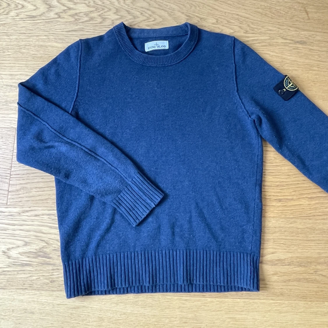 Stickad Stone island