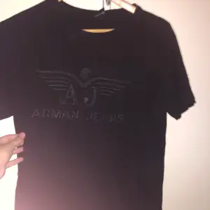 Armani t-shirt i storlek L 💕