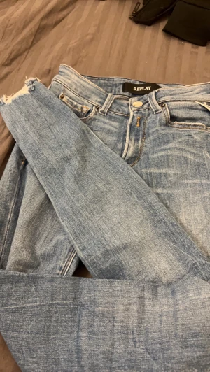 replay jeans - low waist replay jeans, säljer de för det e it min stil
