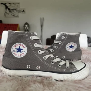 Converse - Jättefräscha converse, köpta för 799kr, endast använda ett fåtal gånger