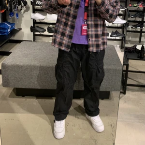 Weekday cargos - Säljer mina weekday cargos i storlek L i bra skick