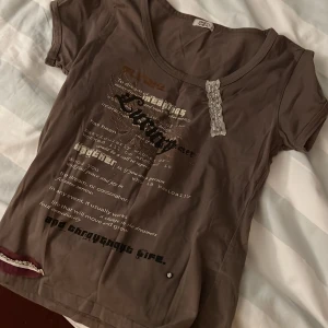 Y2k tisha - Jättefin, använder tyvärr inte :/ passar s-m men står L på lappen :)