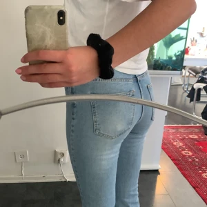 Jeans - Den är gammal men inte sliten den e bara inte min stil så jag säljer. Köparen står för frakt