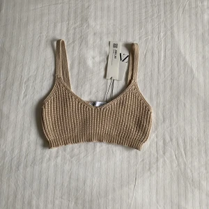 Stickad topp - Köpt från zara i somras för 199kr men inte kommit till användning 😇