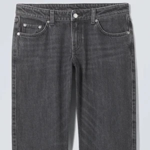 Arrow Low rise weekday - Supersnygga low waist jeans köpta från Weekday, köpta för 550kr