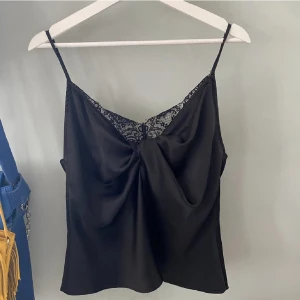 Zara topp - Zara topp passar s/m 130 kr 