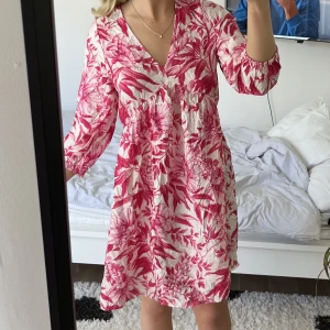 Klänning  - Söt klänning från h&m 