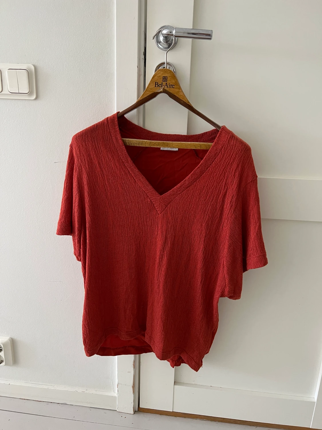 Flowig roströd blus - 90