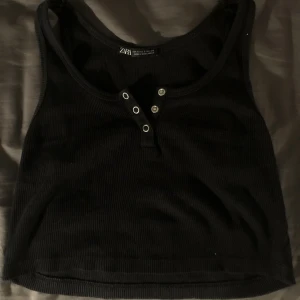 Topp från zara  - Super söt topp från zara. 🖤